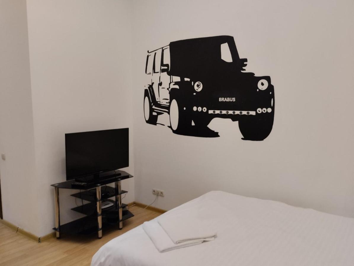Kievaccommodation In The Center 24H Self Check-In Екстер'єр фото