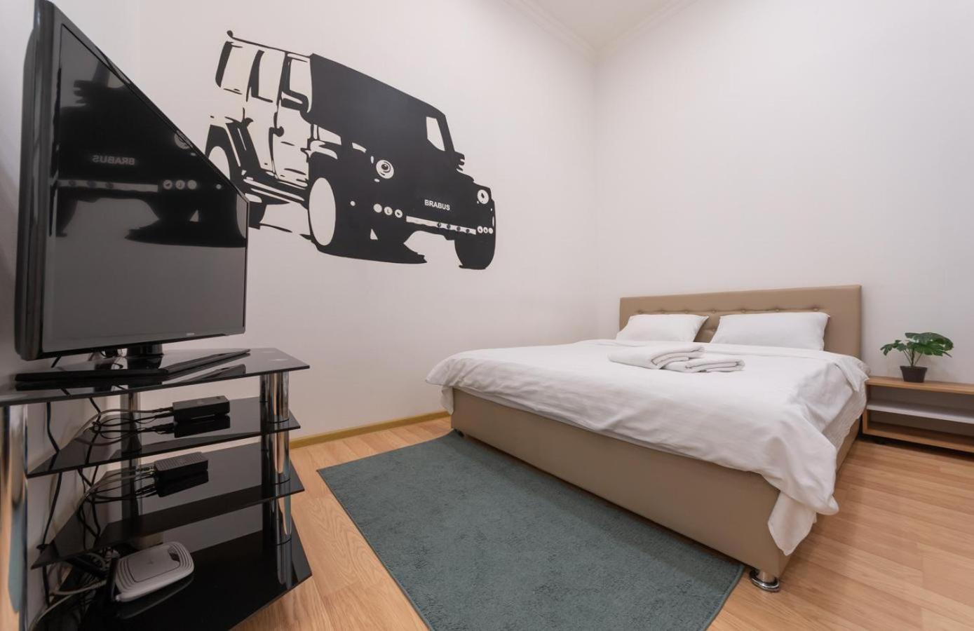 Kievaccommodation In The Center 24H Self Check-In Екстер'єр фото