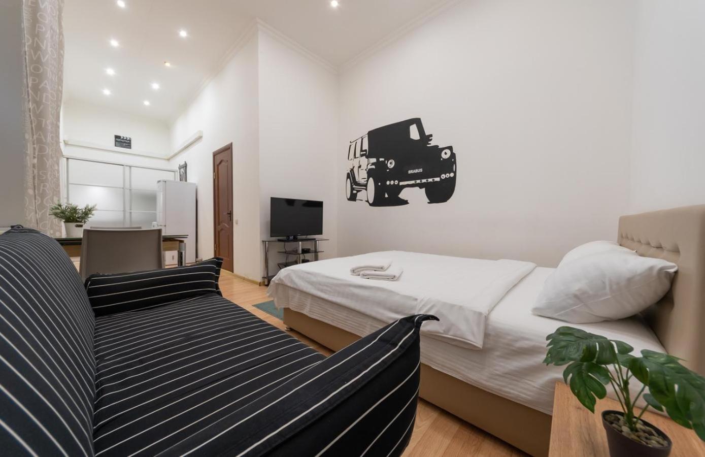 Kievaccommodation In The Center 24H Self Check-In Екстер'єр фото