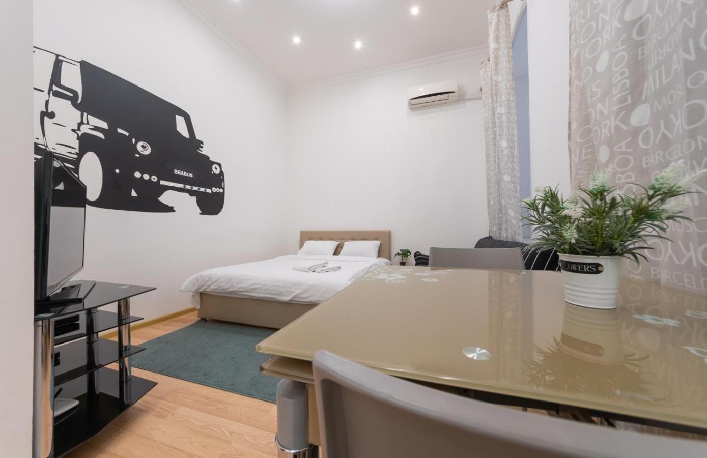 Kievaccommodation In The Center 24H Self Check-In Екстер'єр фото