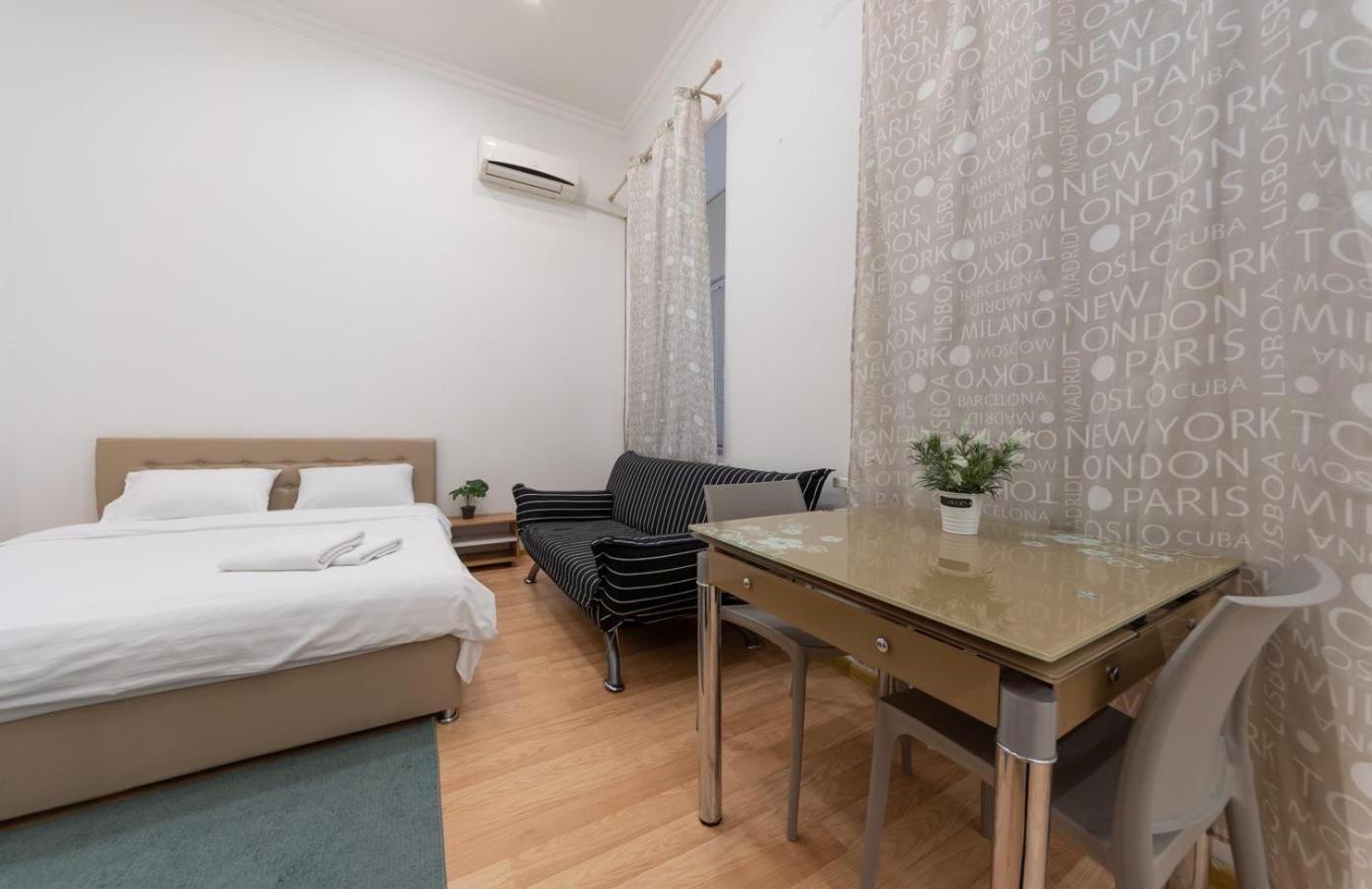 Kievaccommodation In The Center 24H Self Check-In Екстер'єр фото