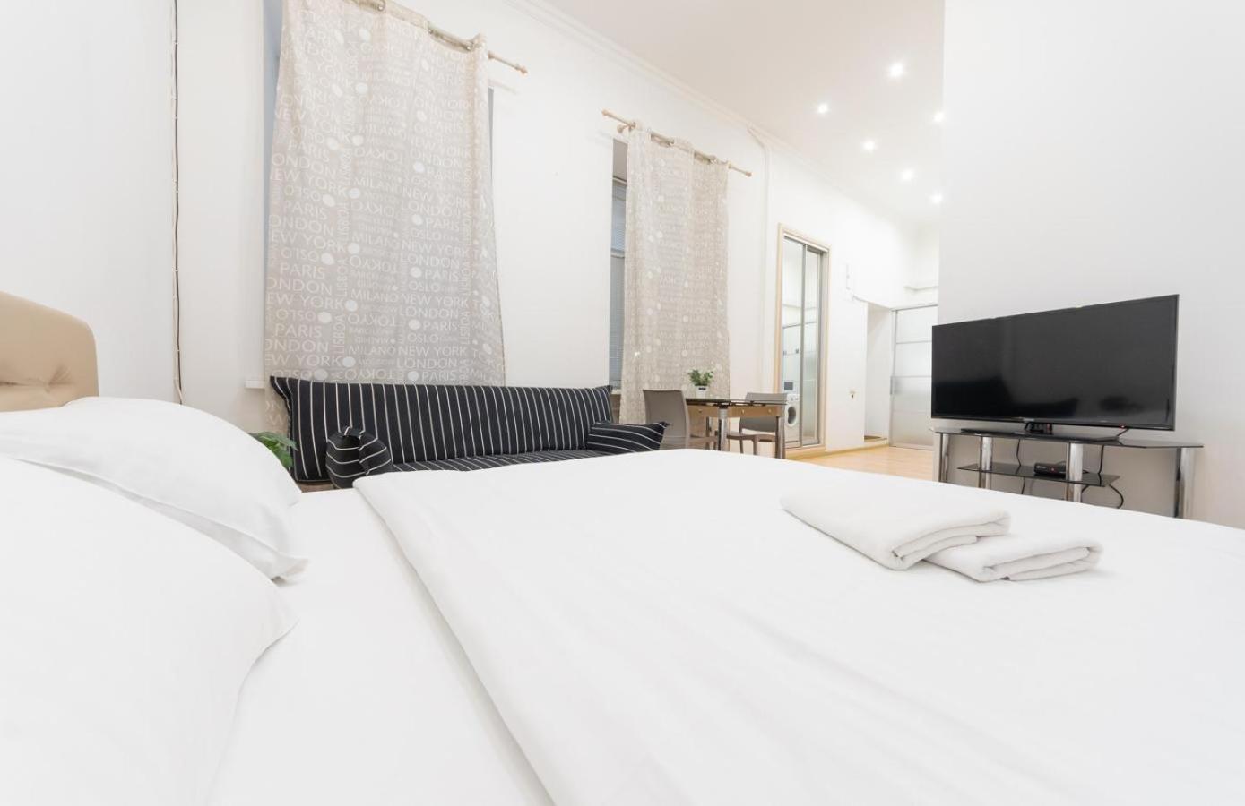 Kievaccommodation In The Center 24H Self Check-In Екстер'єр фото